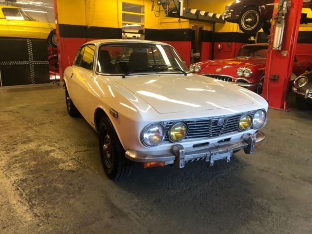 1974 Alfa Romeo GTV GTV 2000 Coupe - photo 4
