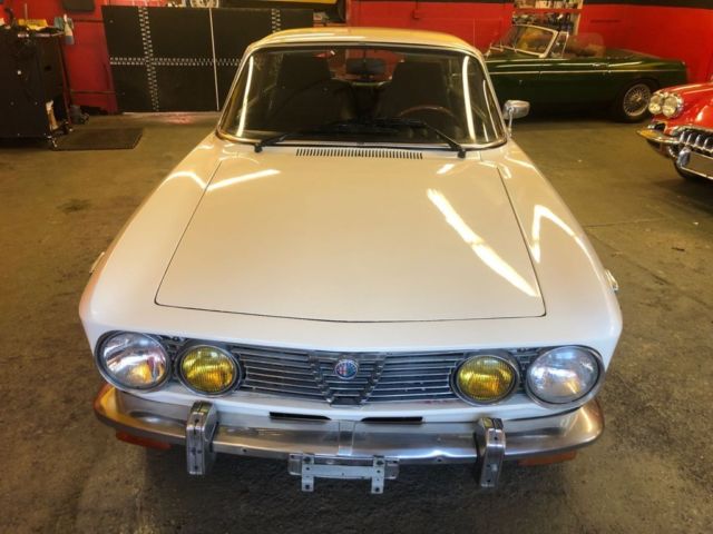 1974 Alfa Romeo GTV GTV 2000 Coupe - photo 5
