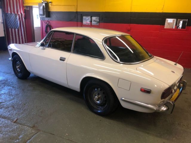 1974 Alfa Romeo GTV GTV 2000 Coupe - photo 9