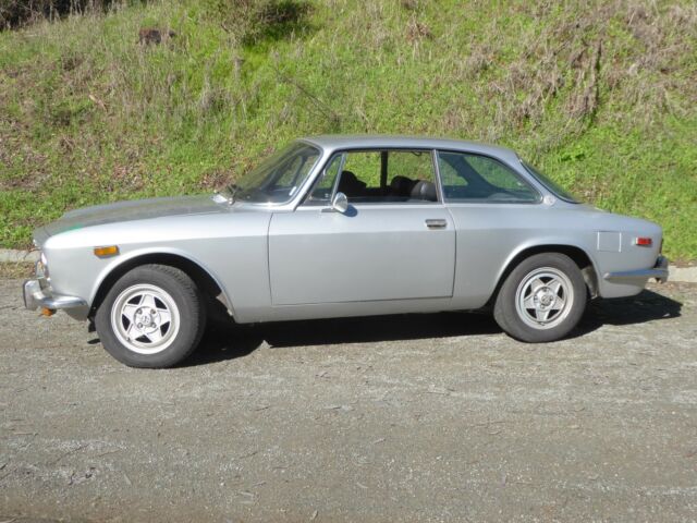 1974 Alfa Romeo GTV Boars Leather Panels - photo 2