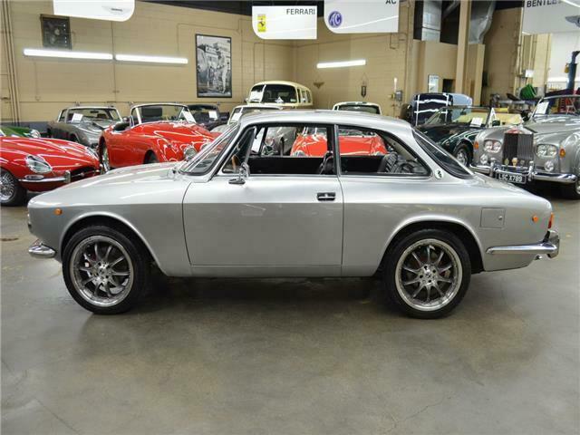 1974 Alfa Romeo GTV 2000 - photo 9