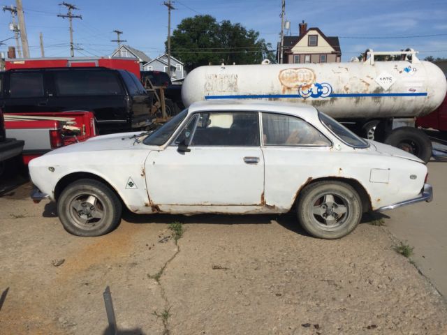 1974 Alfa Romeo Spider gtv 2000 iniezione Barn find Project car with no reserve 1974 Alfa Romeo GTV alfa romeo spider gtv 2000 iniezione 1974