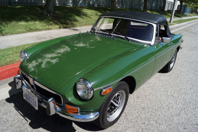 1974 MG MGB CHROME BUMPER RESTORED CAR! - photo 2