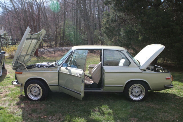 1974 BMW 2002tii, Deutsche Marque Concours D'Elegance 1st place in class. 1974 BMW 2002 Tii
