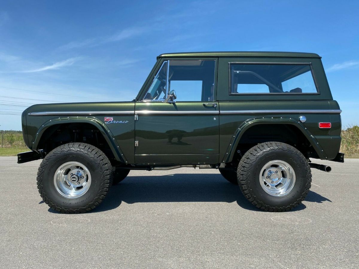 1974 Ford Bronco FULLY RESTORED NEWLY BUILT BRONCO WAGON - photo 12