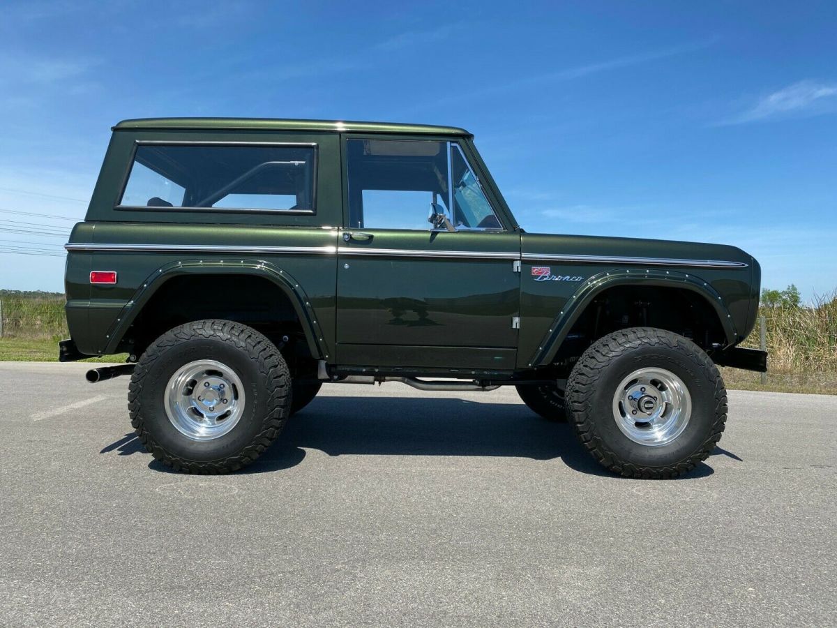 1974 Ford Bronco FULLY RESTORED NEWLY BUILT BRONCO WAGON - photo 7