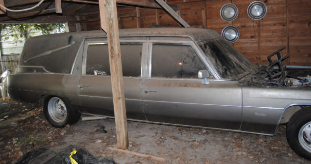 1974 Cadillac Fleetwood Superior Hearse - photo 12