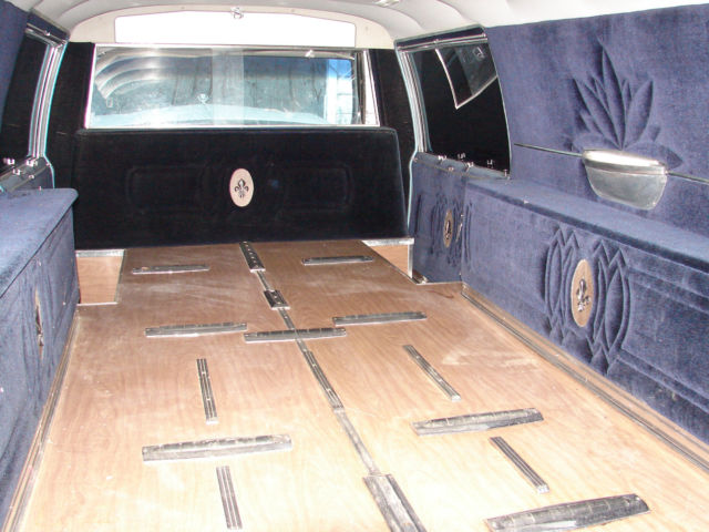 1974 Cadillac Fleetwood Superior Hearse - photo 6
