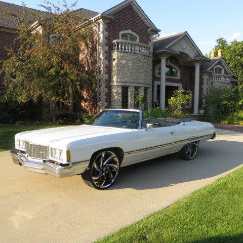 1974 CAPRICE CLASSIC***DONK***24" WHEELS***4X4 BIG BLOCK***WHITE ON WHITE 1974 Chevrolet Caprice Classic