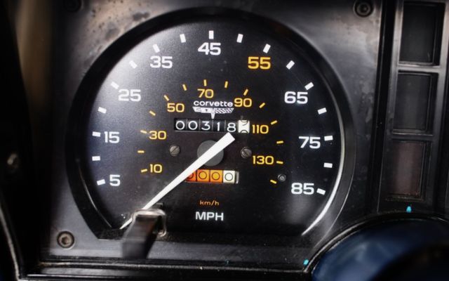 1974 Chevrolet Corvette Convertible 4-Speed 350V8 - photo 9