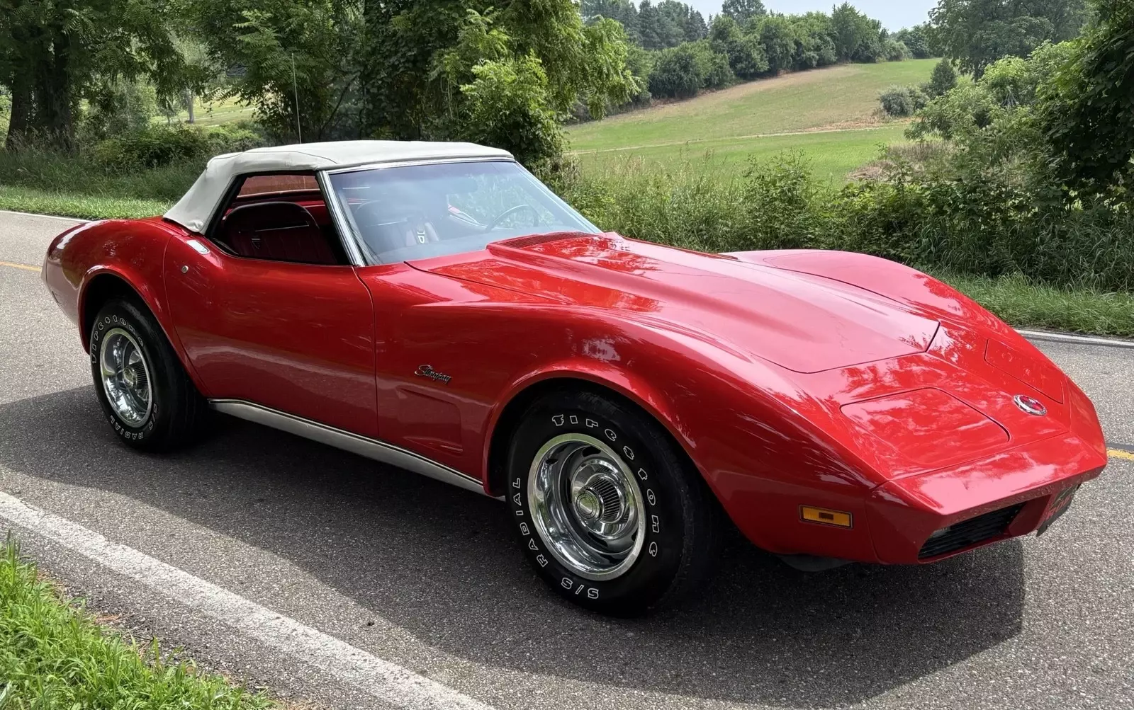 1974 Chevrolet Corvette Red with white top - photo 4