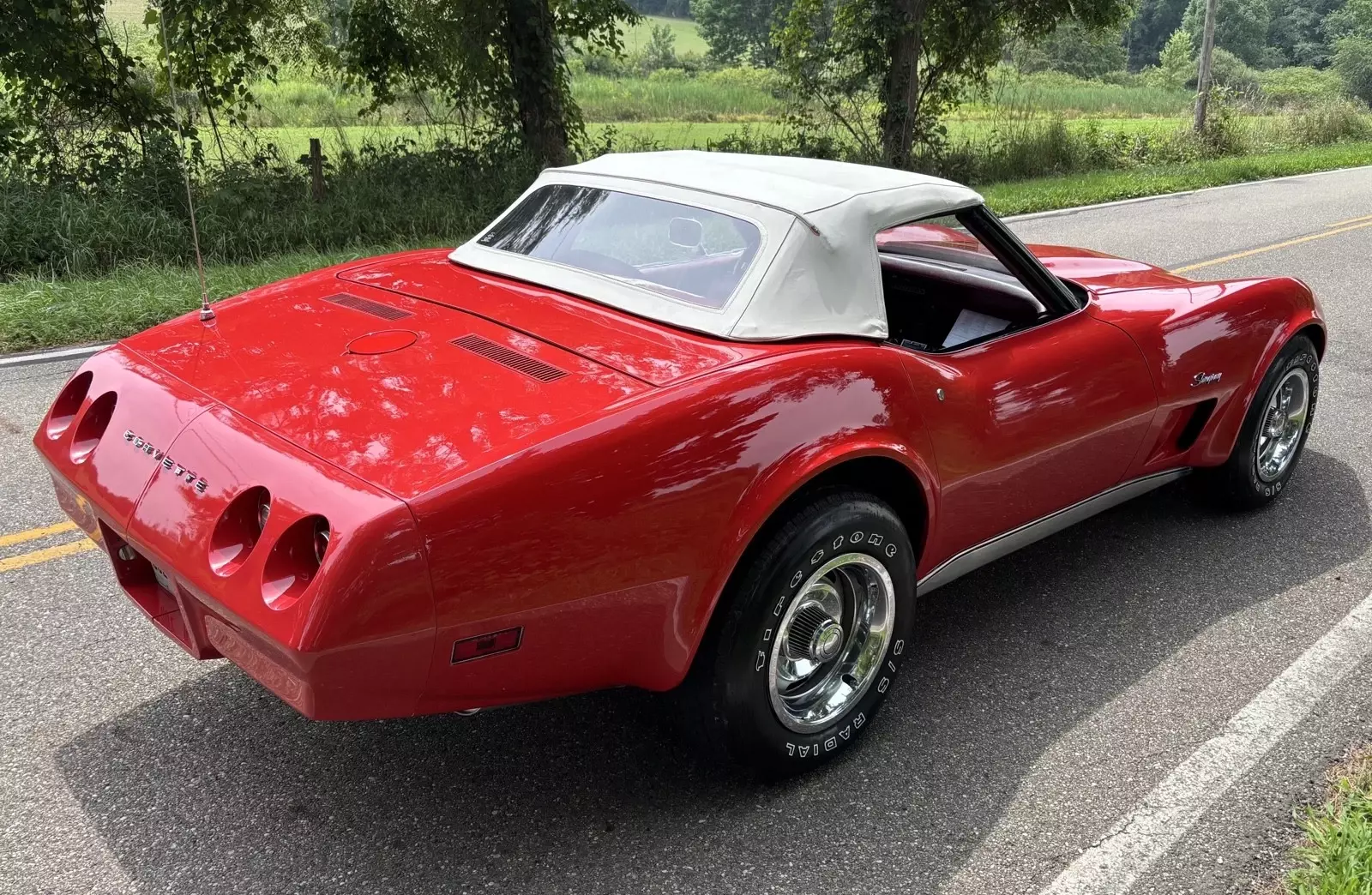 1974 Chevrolet Corvette Red with white top - photo 5