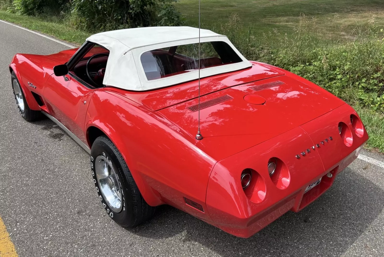 1974 Chevrolet Corvette Red with white top - photo 7