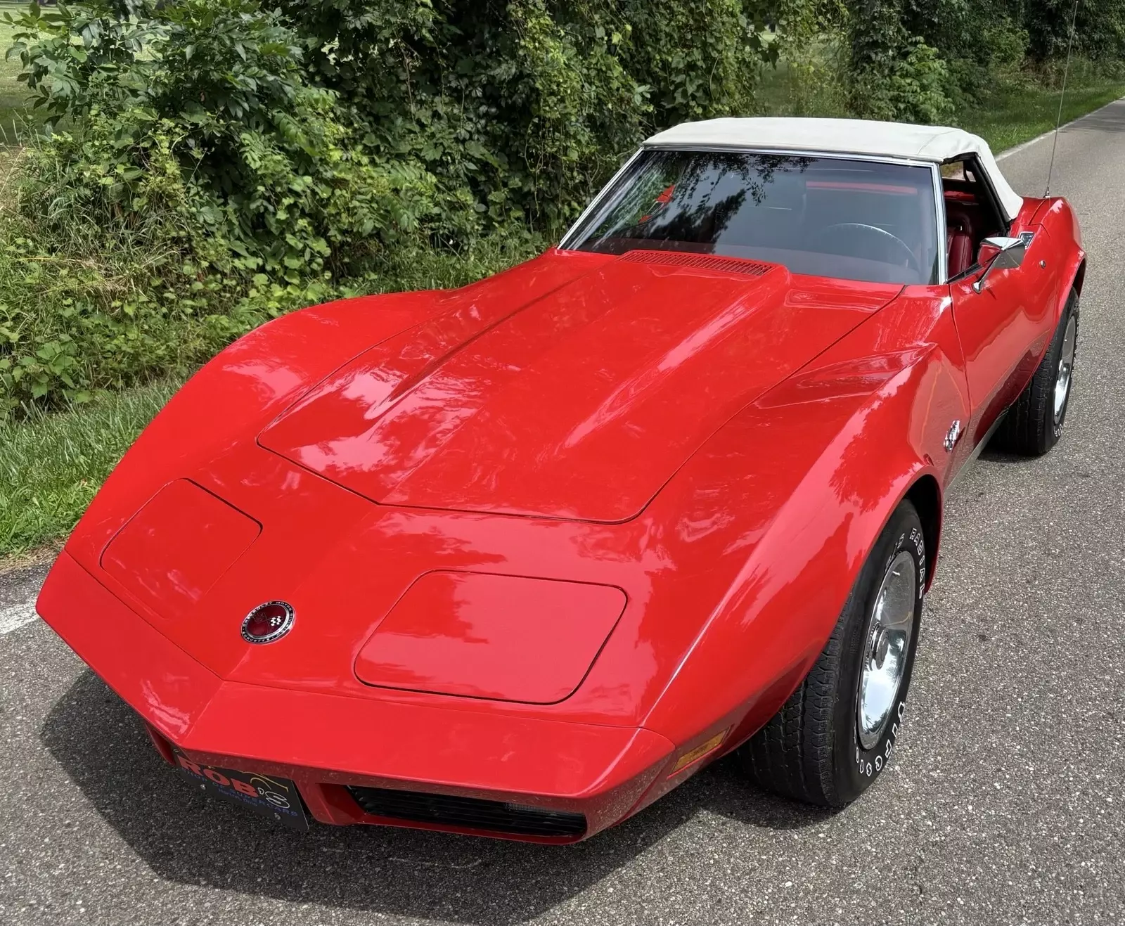 1974 Chevrolet Corvette Red with white top - photo 8