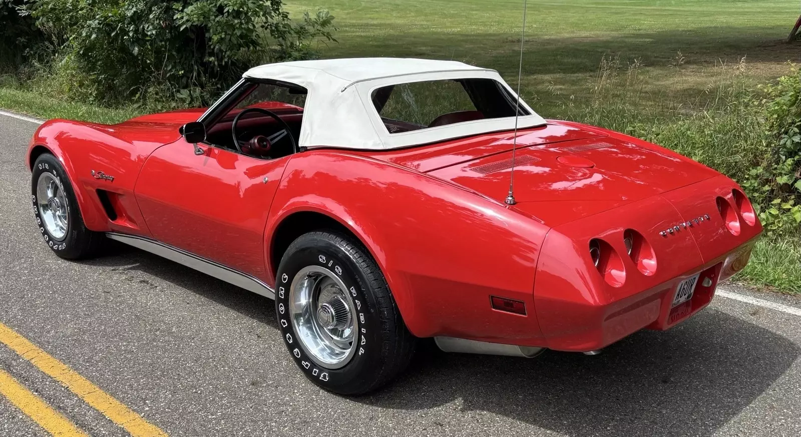 1974 Chevrolet Corvette Red with white top - photo 9