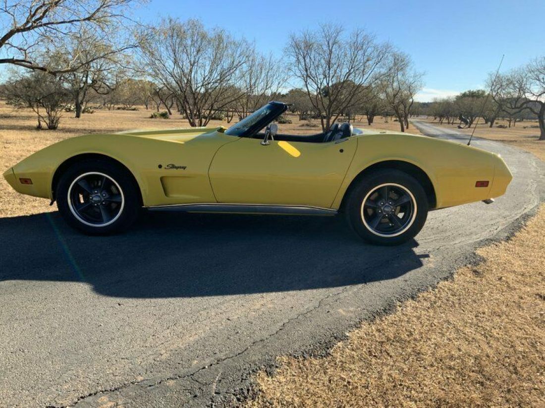 1974 Chevrolet Corvette Stingray Convertible - photo 2