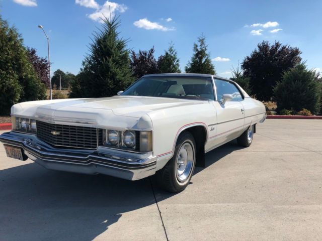 1974 Chevrolet Impala white/red - bicentennial