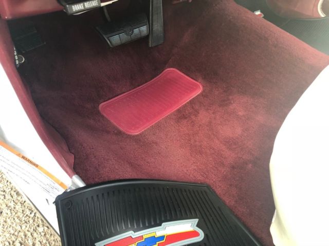 1974 Chevrolet Impala white/red - bicentennial - photo 10
