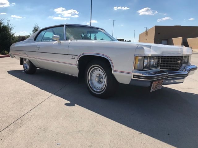 1974 Chevrolet Impala white/red - bicentennial - photo 13