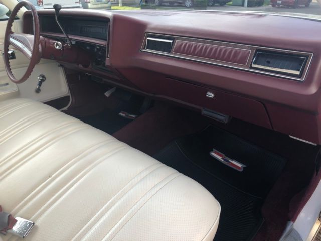 1974 Chevrolet Impala white/red - bicentennial - photo 7