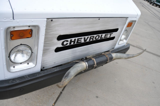 1974 Chevrolet P30 step van - photo 9