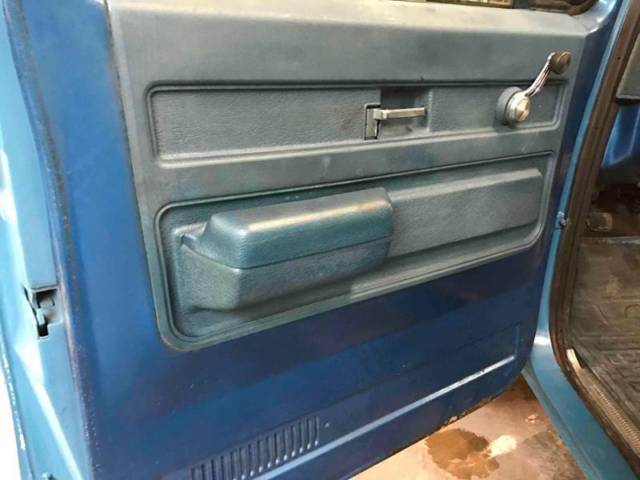 1974 Chevrolet Suburban Custom 4X4 - photo 6