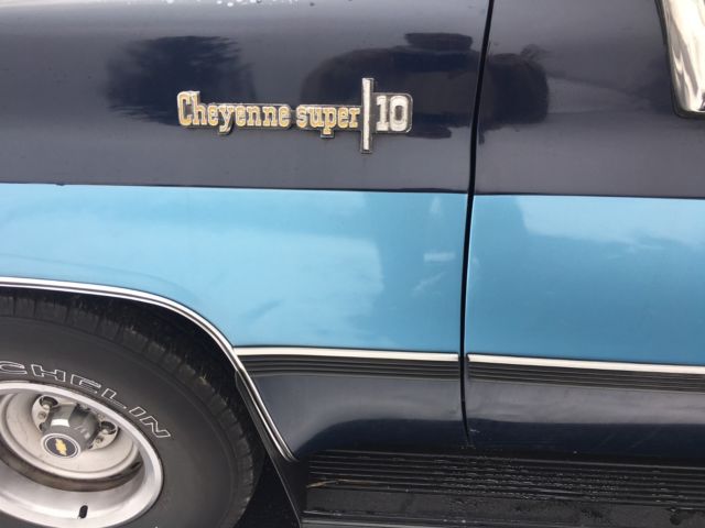 1974 Chevrolet Suburban 402 BIG BLOCK SQUARE BODY ! A/C - photo 10