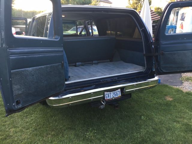1974 Chevrolet Suburban 402 BIG BLOCK SQUARE BODY ! A/C - photo 4