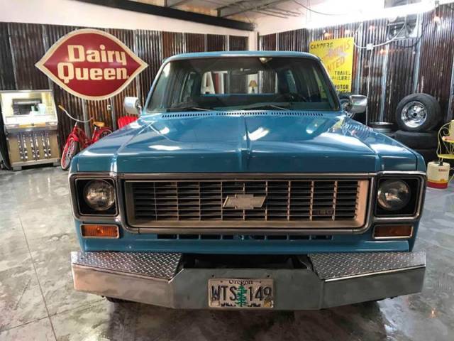 1974 Chevrolet Suburban Custom 4X4 - photo 4