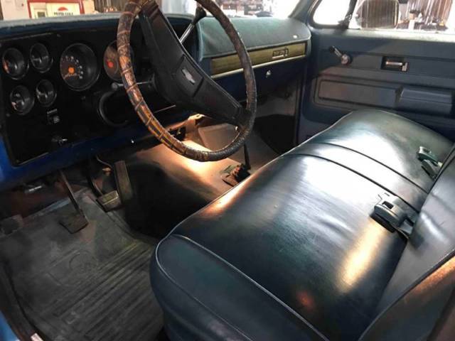 1974 Chevrolet Suburban Custom 4X4 - photo 8