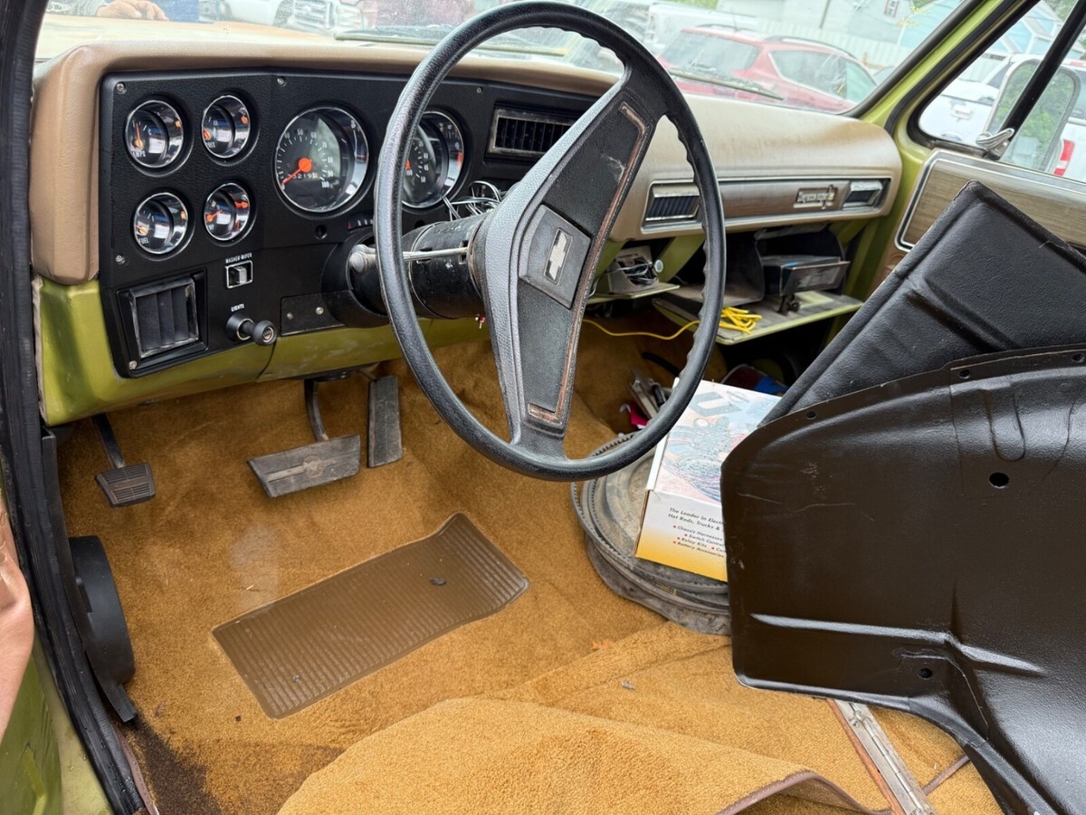 1974 Chevrolet Suburban - photo 10