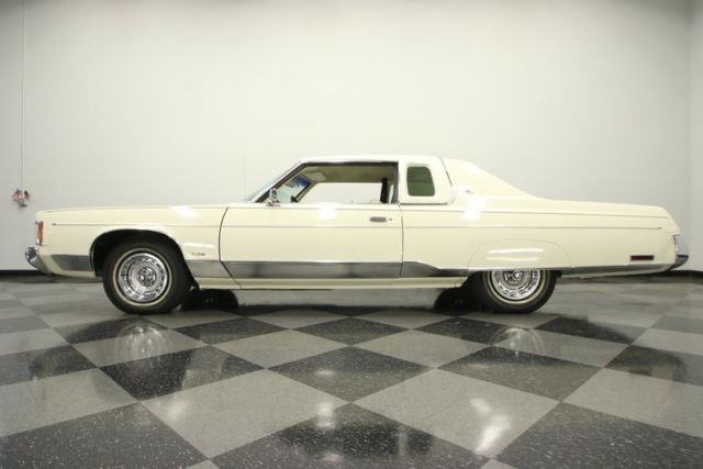 1974 Chrysler New Yorker Brougham -- - photo 11