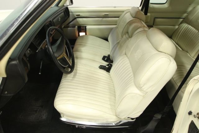 1974 Chrysler New Yorker Brougham -- - photo 5