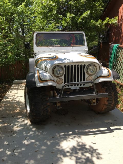 1974 Cj5 out of Arizona with AMC 304 eng three speed transmission new 36" super 1974 Jeep CJ White