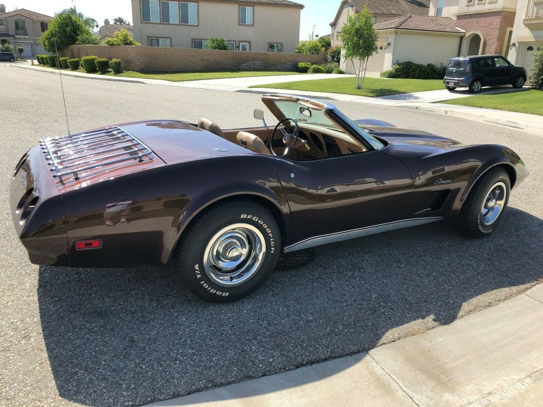1974 Chevrolet Corvette Deluxe interior - photo 2