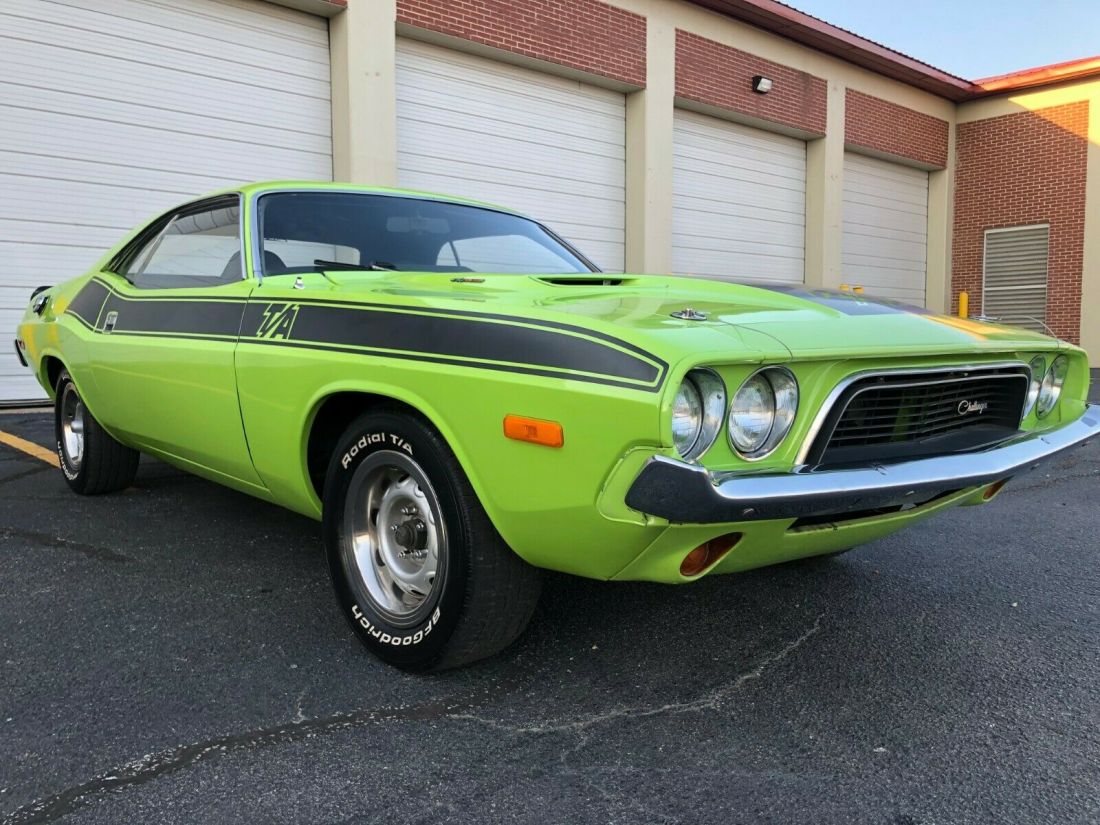 1974 Dodge Challenger - photo 2
