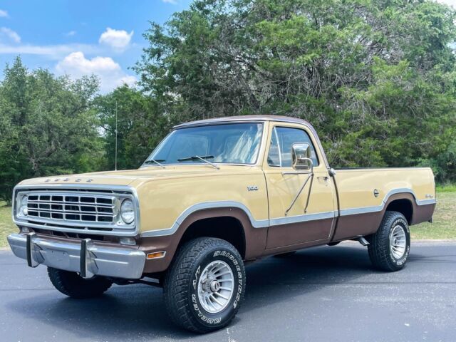 1974 Dodge D100 Pickup - W100 - 4x4 - V8 - Adventurer Package - photo 5