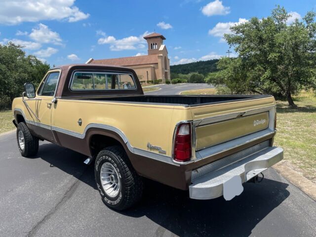 1974 Dodge D100 Pickup - W100 - 4x4 - V8 - Adventurer Package - photo 8