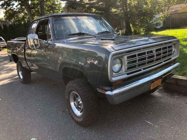 1974 Dodge Power Wagon Club cab - photo 6
