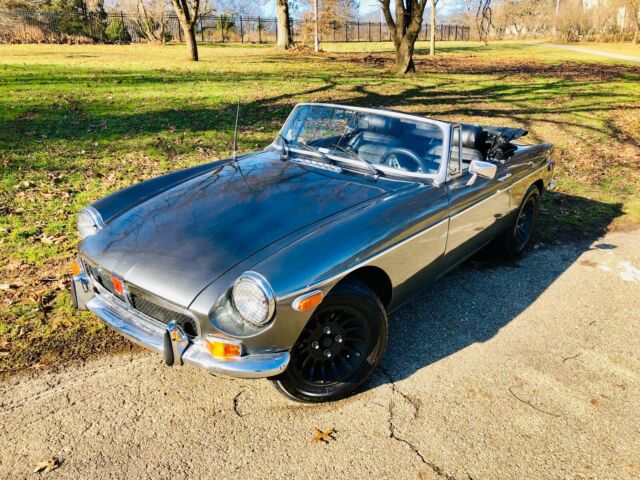 1974 MG MGB Roadster - photo 4