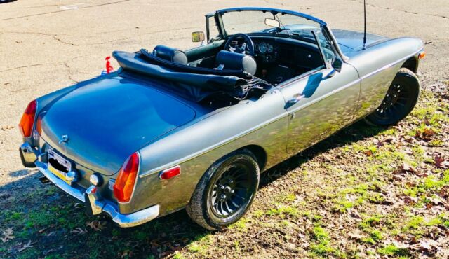 1974 MG MGB Roadster - photo 6