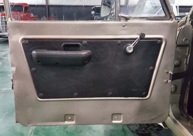 1974 Ford Bronco 4x4 302 V8 automatic - photo 11