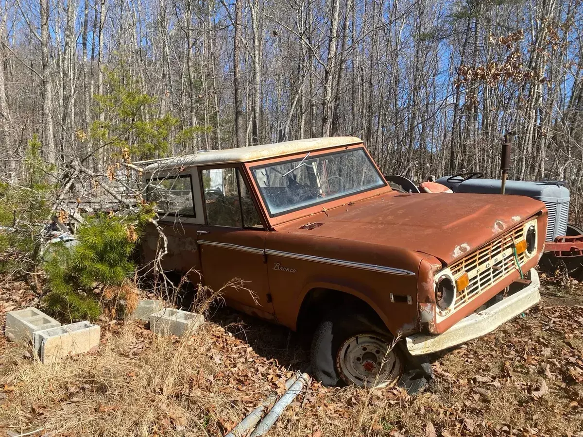 1974 Ford Bronco Wagon Brown 4WD Automatic 1974 Ford Bronco