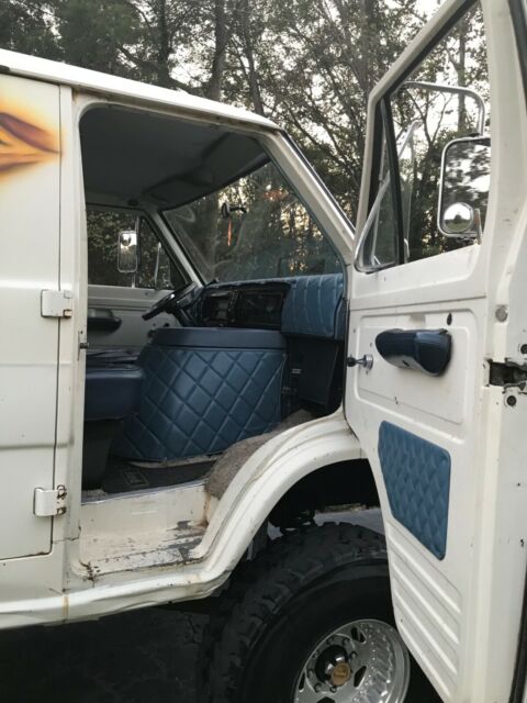 1974 Ford E-Series Van - photo 9