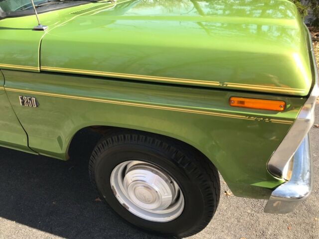 1974 Ford F-250 Custom - photo 3