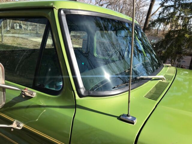 1974 Ford F-250 Custom - photo 4