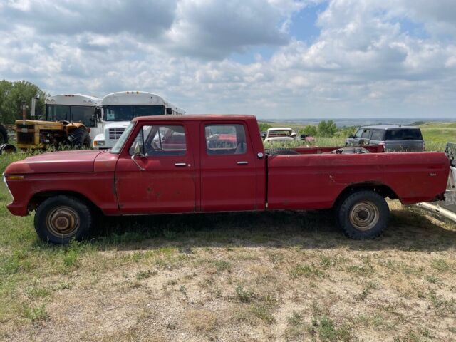 1974 Ford F350 Pickup Red RWD Manual Crew Cab 1974 Ford F350 Crew Cab