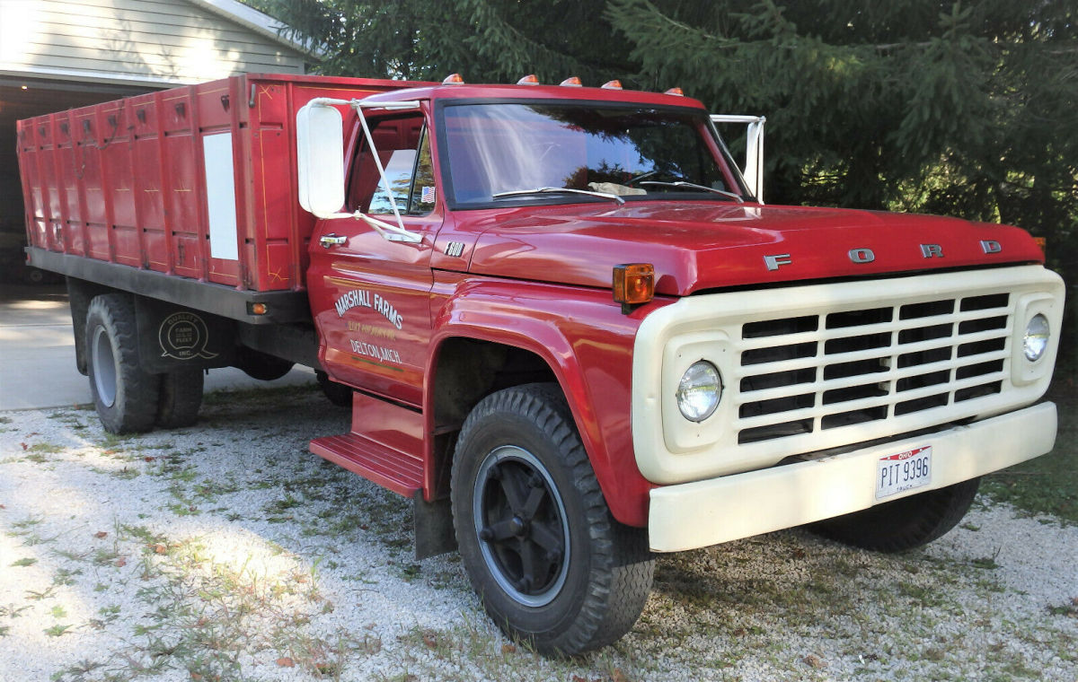 1974 Ford F600 Grain Truck/ Flat Bed Dump (All original survivor condition) 1974 Ford F600