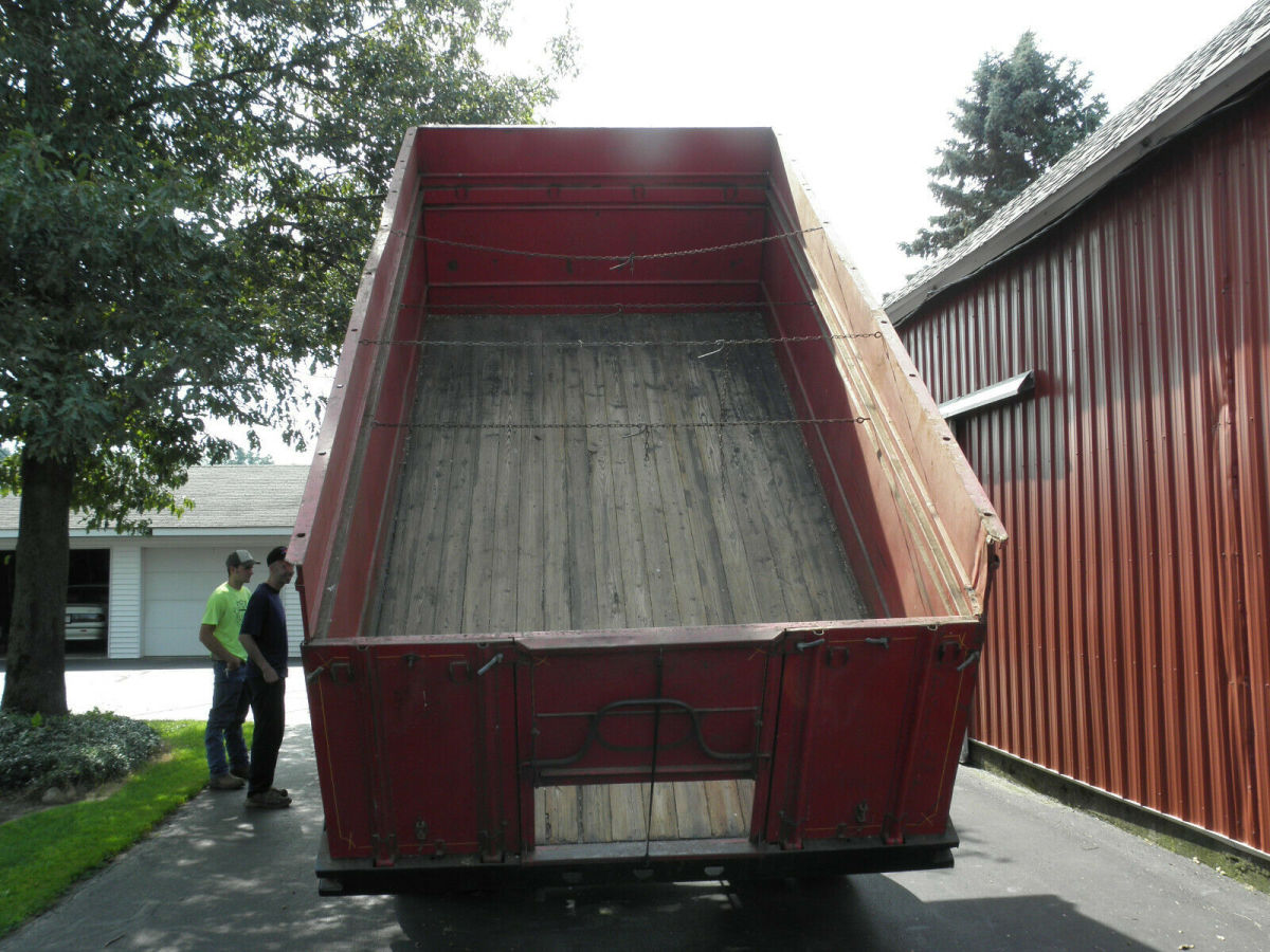 1974 Ford F600 - photo 7