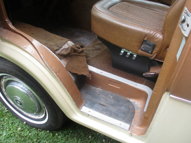 1974 Ford Van Club Wagon Chateau - photo 10